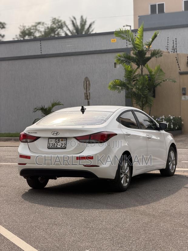 Hyundai Elantra SE Sedan FWD (1.8L 4cyl 6M) 2016 White photo 10