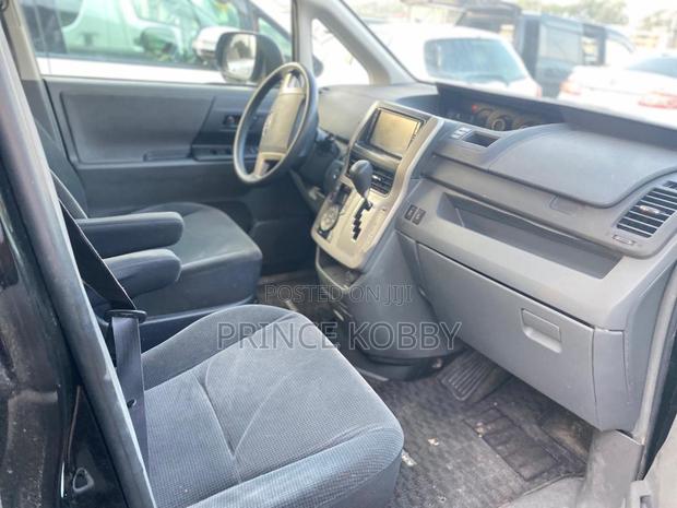 Toyota Voxy 2013 Black photo 6