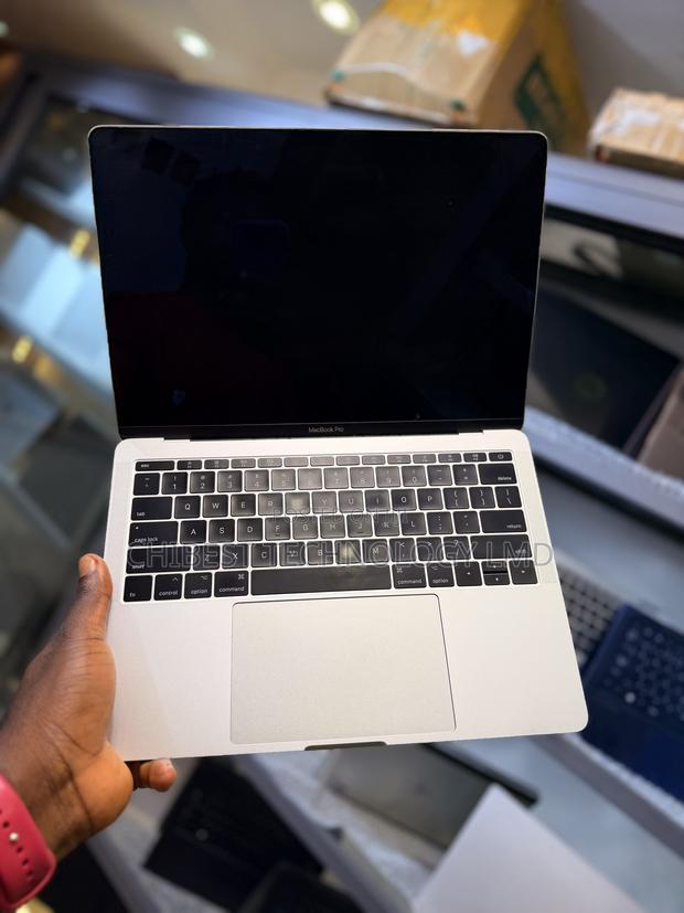 Laptop Apple MacBook Pro 2017 16GB Intel Core i5 SSD 512GB