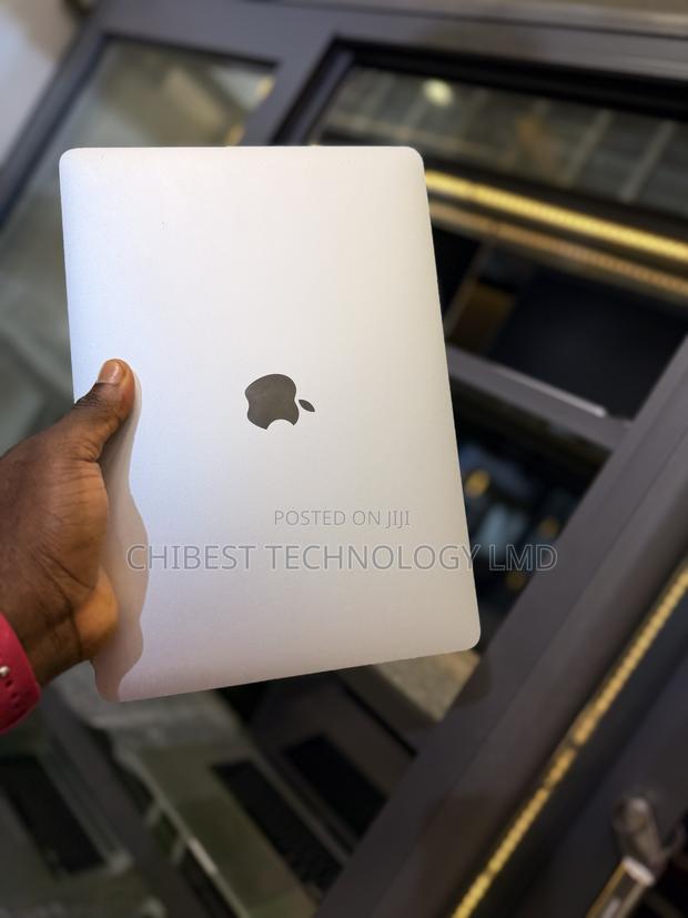 Laptop Apple MacBook Pro 2017 16GB Intel Core i5 SSD 512GB photo 2