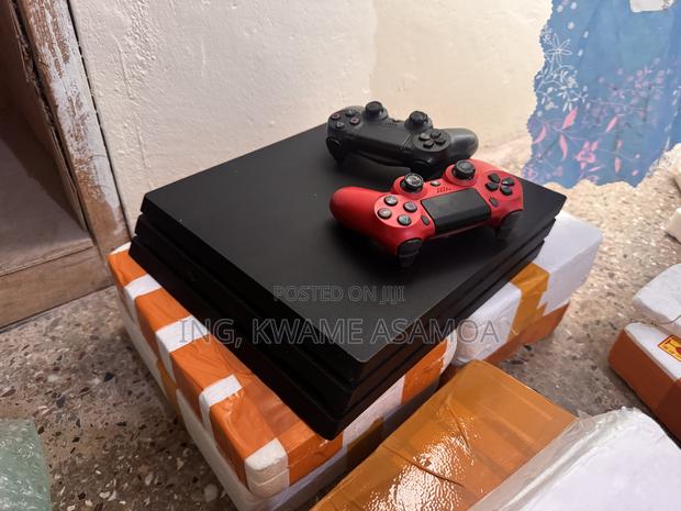 Playstation 4 Pro Uk Used With 2 Controllers