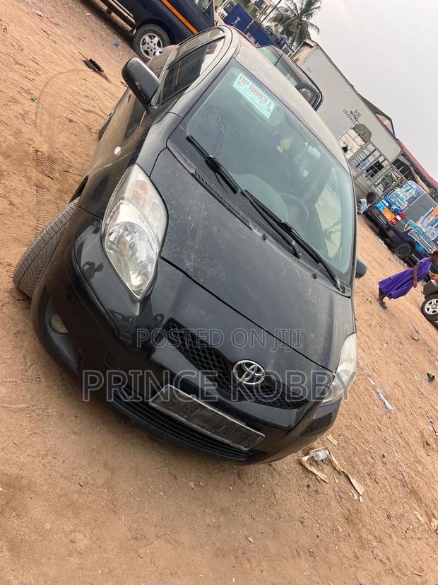 Toyota Yaris 2010 Black