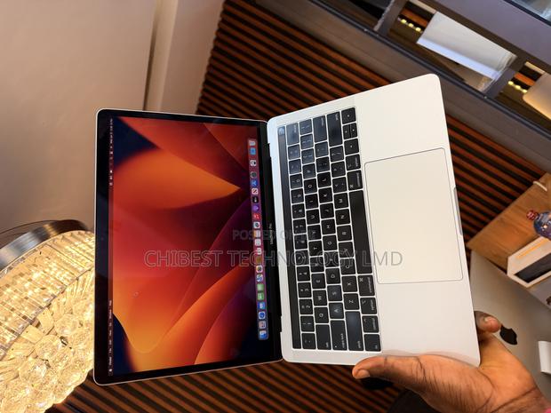 Laptop Apple MacBook Pro 2019 16GB Intel Core i5 SSD 256GB photo 2