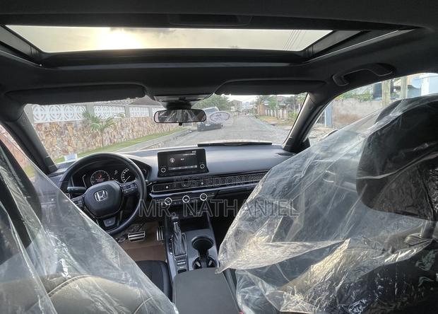 Honda Civic 2023 White photo 2