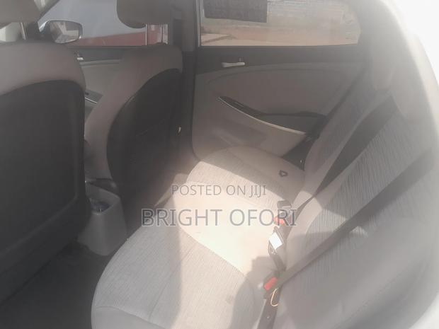 Hyundai Accent 2015 White photo 3