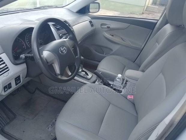 Toyota Corolla 2008 Silver photo 4