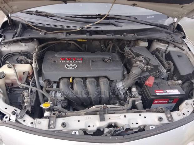 Toyota Corolla 2008 Silver photo 5