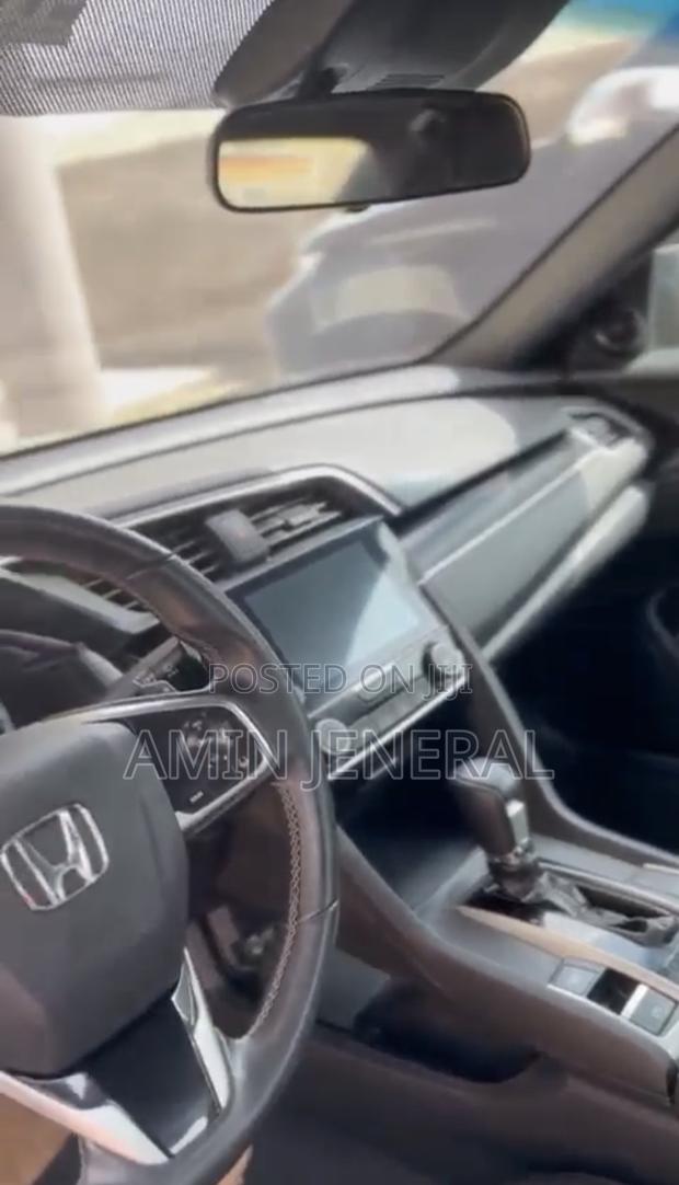 Honda Civic 2021 Black photo 4