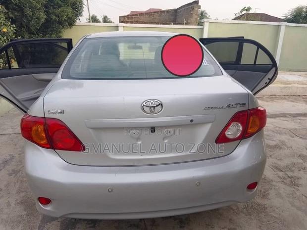 Toyota Corolla 2008 Silver photo 6