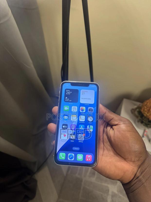 Apple iPhone 11 64 GB Gold