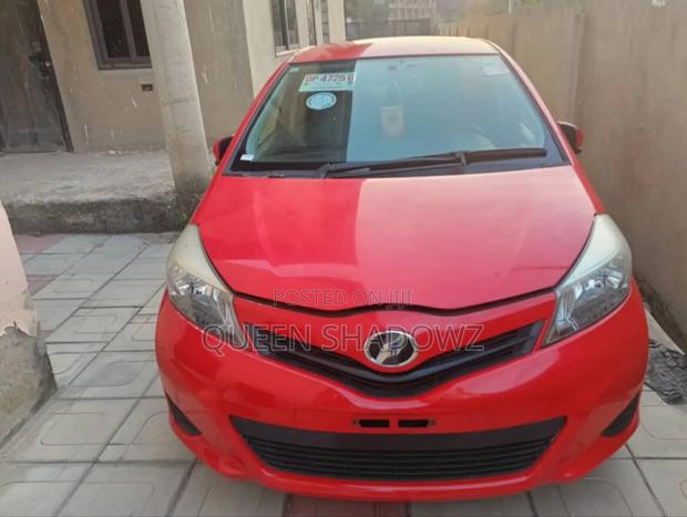 Toyota Vitz 2013 Red