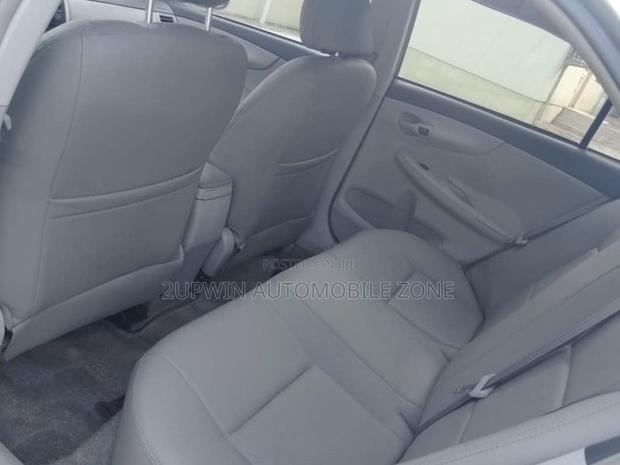 Toyota Corolla 2008 Silver photo 7