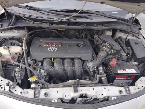 Toyota Corolla 2008 Silver photo 6