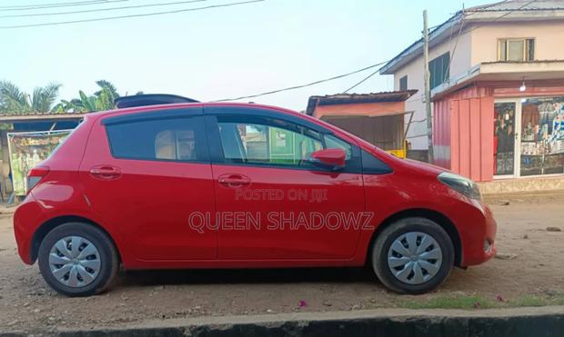 Toyota Vitz 2013 Red photo 4