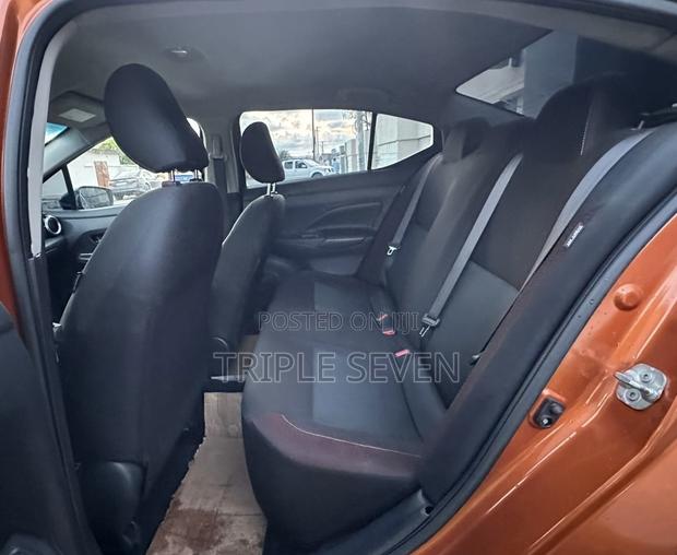 Nissan Versa 1.6 SR 2020 Orange