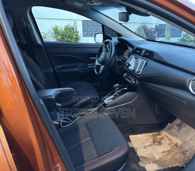 Nissan Versa 1.6 SR 2020 Orange