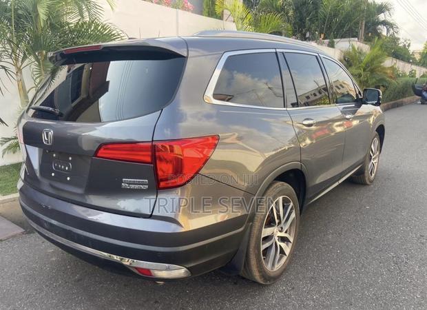 Honda Pilot Touring 4dr SUV 4WD (3.5L 6cyl 9A) 2016 Silver