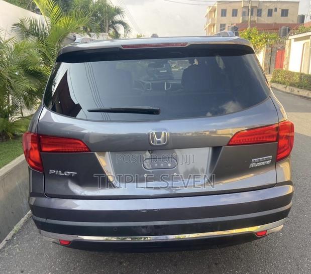 Honda Pilot Touring 4dr SUV 4WD (3.5L 6cyl 9A) 2016 Silver