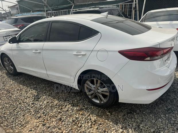 Hyundai Elantra 2018 White