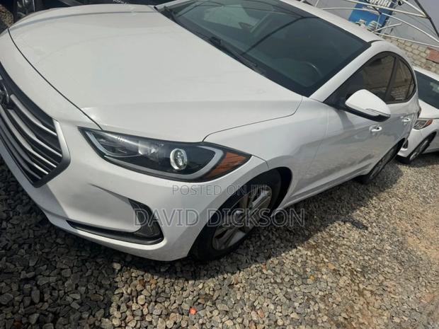 Hyundai Elantra 2018 White