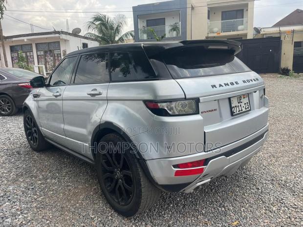 Land Rover Range Rover Evoque Dynamic 4dr SUV AWD (2.0L 4cyl Turbo 9A) photo 6