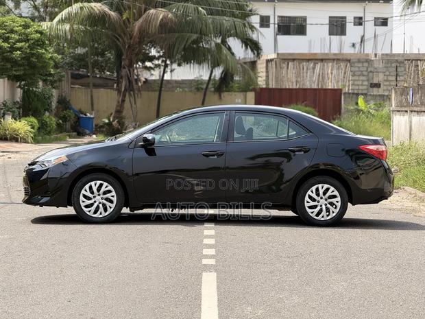 Toyota Corolla LE 4dr Sedan (1.8L 4cyl CVT) 2017 Black