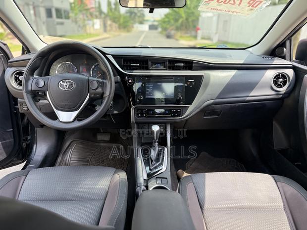 Toyota Corolla LE 4dr Sedan (1.8L 4cyl CVT) 2017 Black