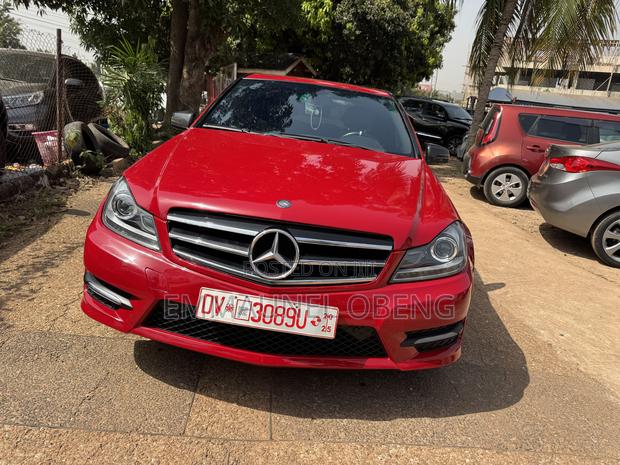 Mercedes-Benz C250 2014 Red photo 4