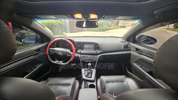 Hyundai Elantra Sport 2018 Blue photo 4