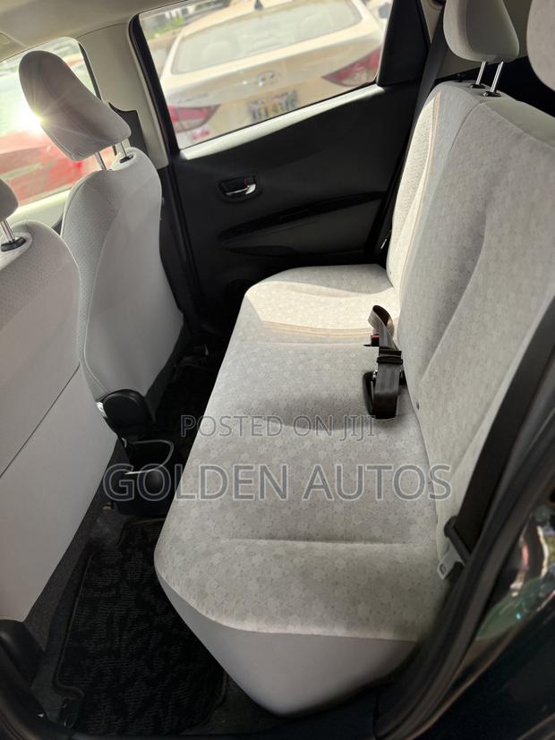 Toyota Vitz 1.3 FWD 5dr 2013 Black