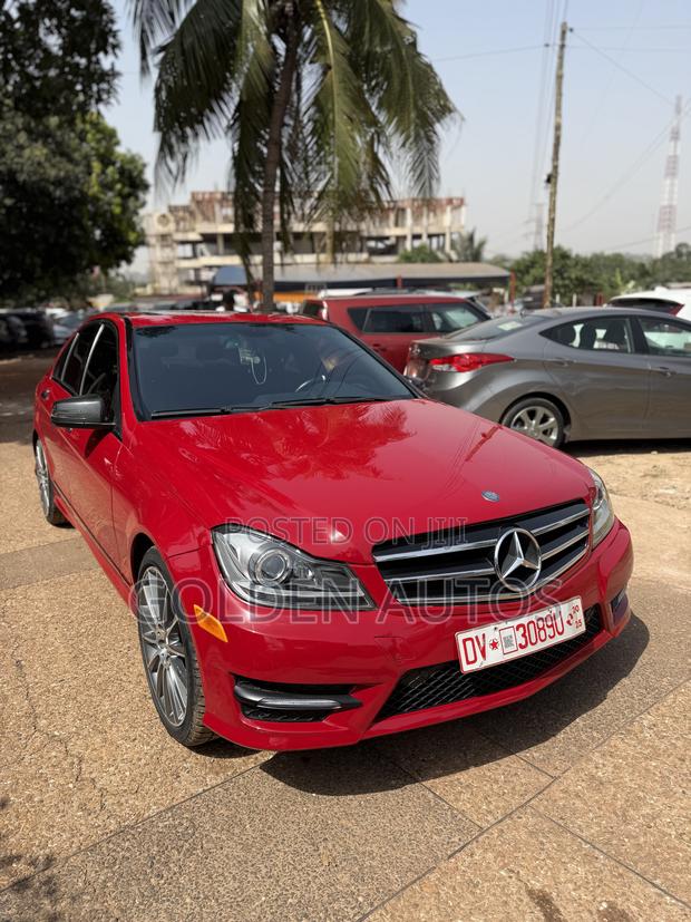 Mercedes-Benz C250 2014 Red