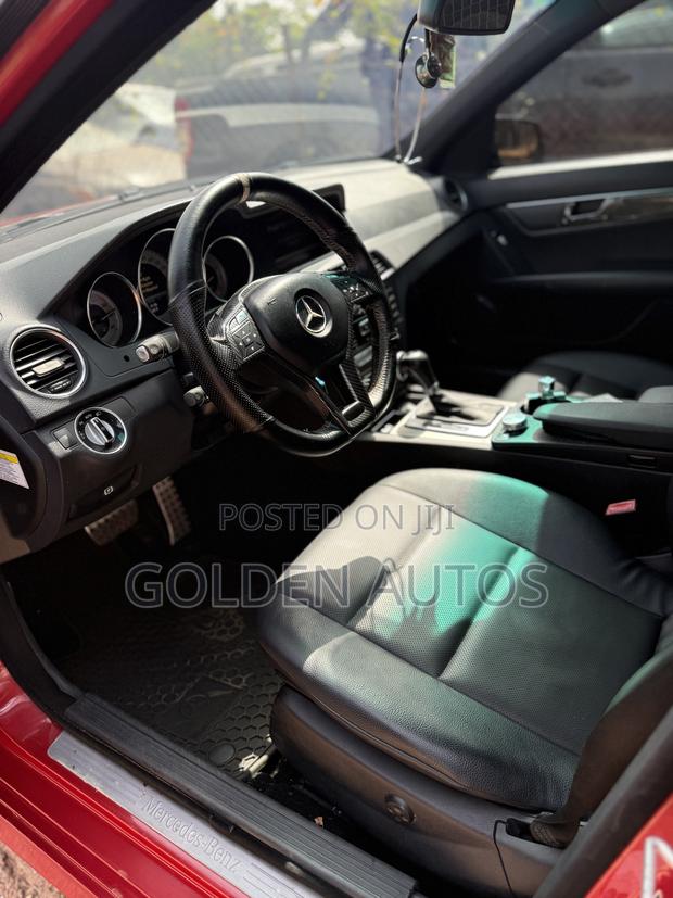 Mercedes-Benz C250 2014 Red