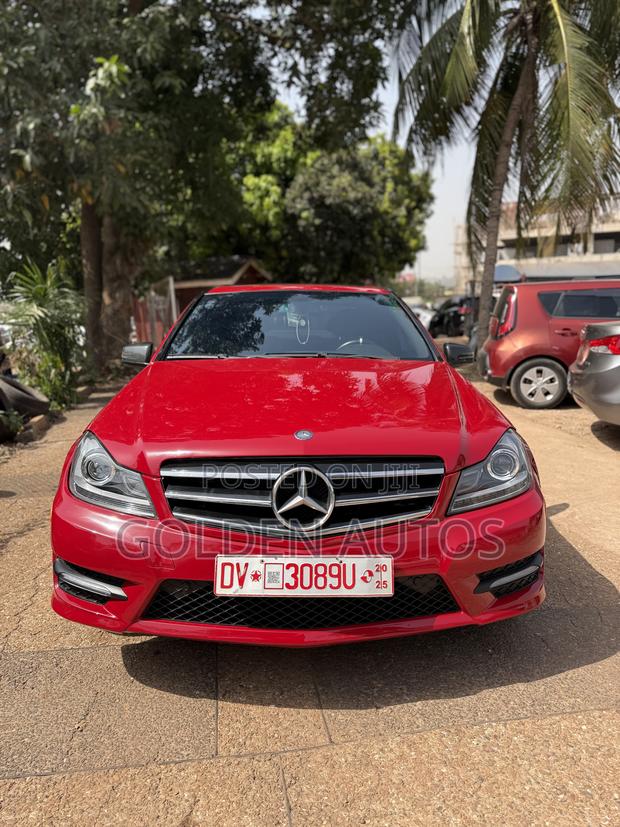 Mercedes-Benz C250 2014 Red