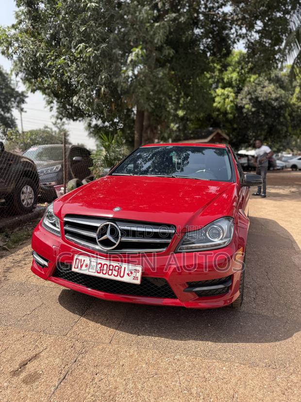 Mercedes-Benz C250 2014 Red