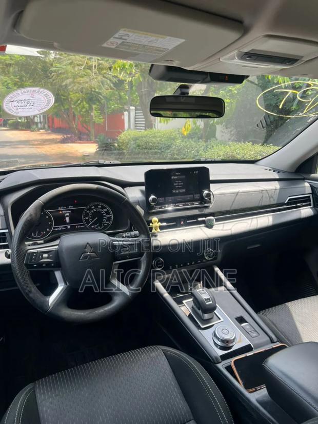 Mitsubishi Outlander SE 2022 Black