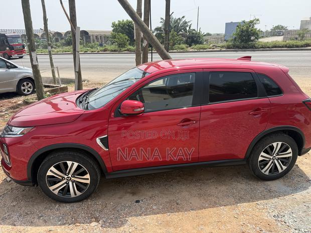 Mitsubishi Outlander SE 2022 Red