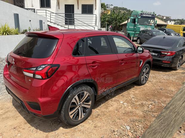 Mitsubishi Outlander SE 2022 Red