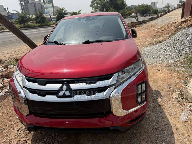 Mitsubishi Outlander SE 2022 Red