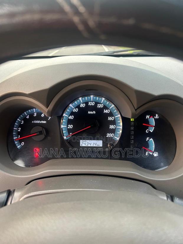 Toyota Fortuner 2.7 AWD 2012 Beige photo 7