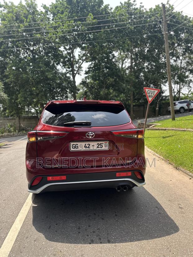 Toyota Highlander XSE 2021 Burgundy