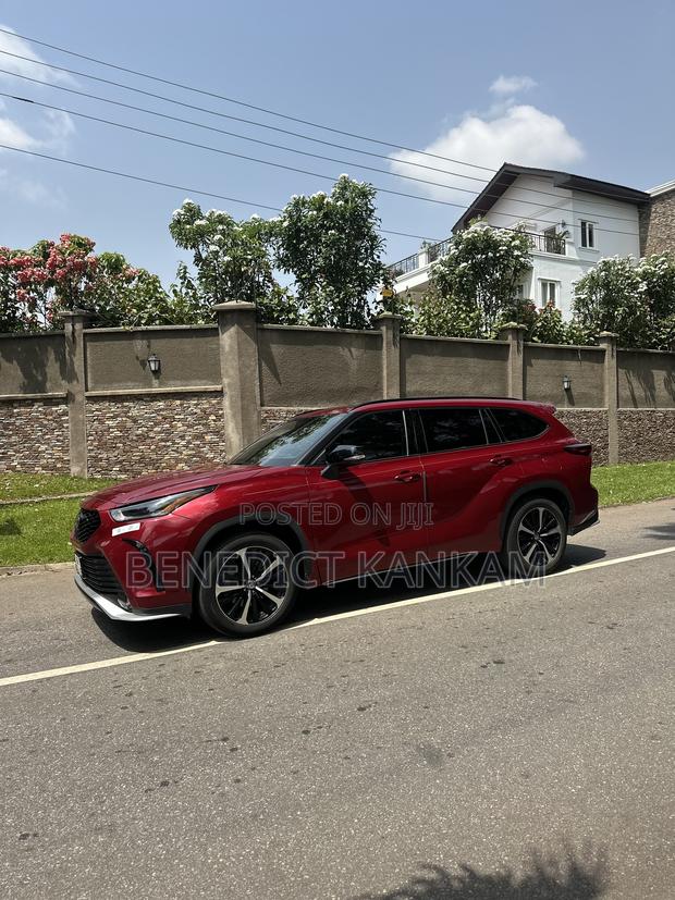 Toyota Highlander XSE 2021 Burgundy
