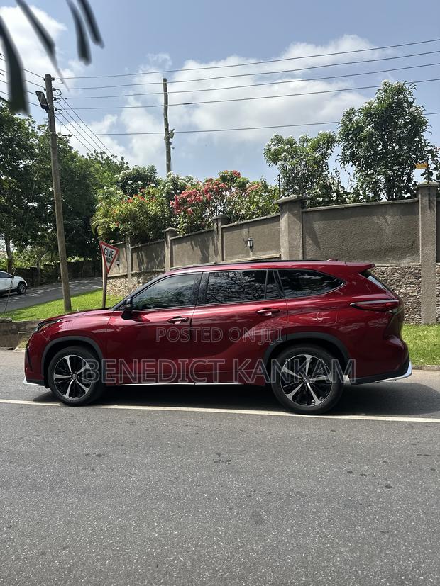 Toyota Highlander XSE 2021 Burgundy