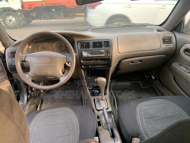 Toyota Corolla 1998 Green photo 3