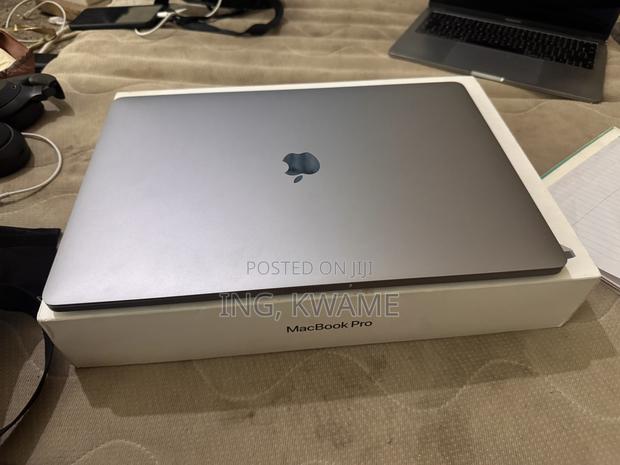 Laptop Apple MacBook 2019 16GB Intel Core I9 SSD 1T photo 3