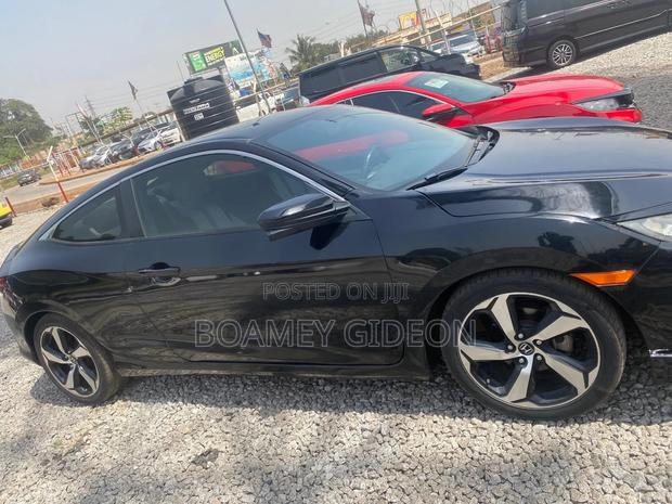 Honda Civic 2018 Black photo 4