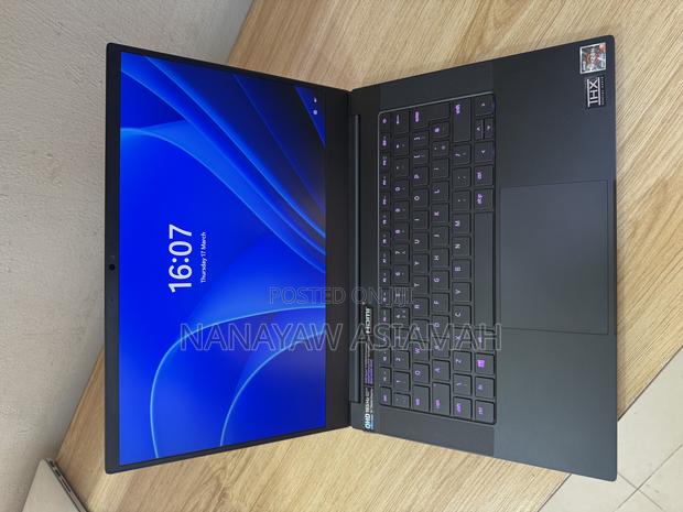 Laptop Razer Blade 16GB AMD Ryzen 9 SSD 1T