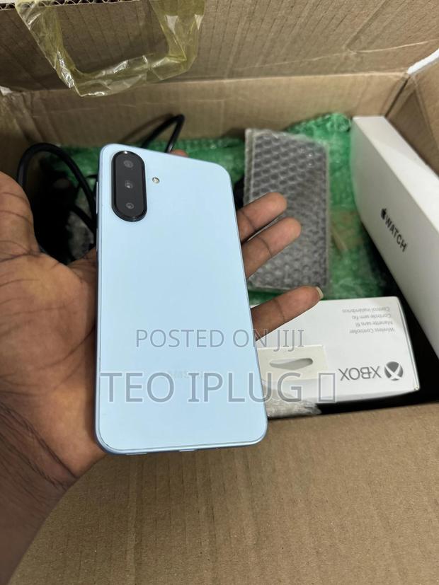 Samsung Galaxy A17 5G 128 GB Blue photo 3