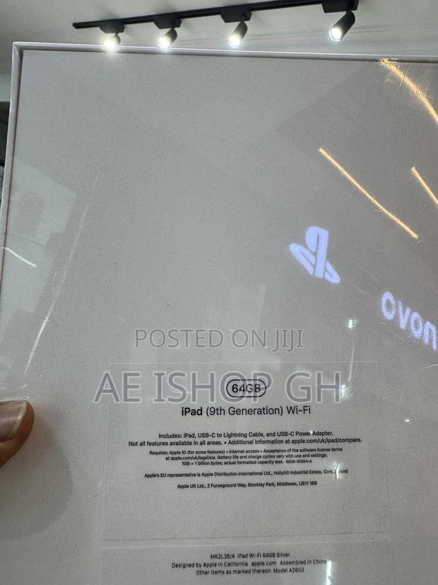 New Apple iPad 9.7 64 GB Silver photo 3