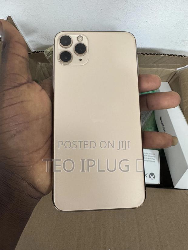 Apple iPhone 11 Pro Max 256 GB Rose Gold photo 2