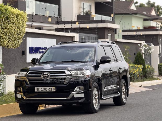 Toyota Land Cruiser 5.7 V8 VX-S 2016 Black